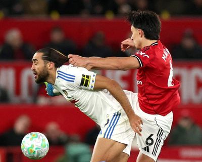 ‘A shocking decision’: Carrick fumes over Martínez’s red card for hair pulling