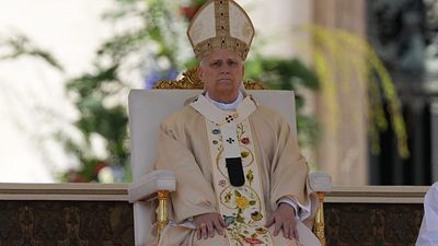 Trump refuses to apologise after clash with Pope Leo XIV over Iran war