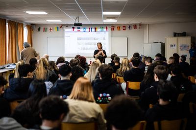 Los Angeles Unified narrowly avoids strike that would have impacted 400,000 students