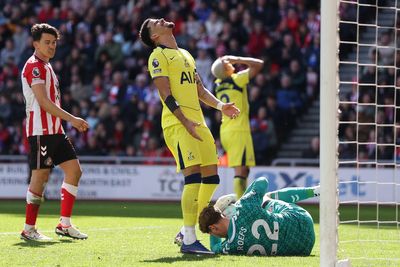 Gary Neville gives damning verdict on Tottenham amid relegation battle