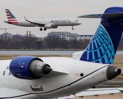 United Airlines CEO reportedly pitched merger with American, sparking competition fears