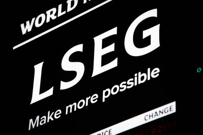 Stocks rise, oil falls, on fresh Middle East hope