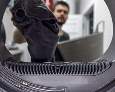 Run the dishwasher, plug in the car: how Great Britain plans to use record wind and solar power