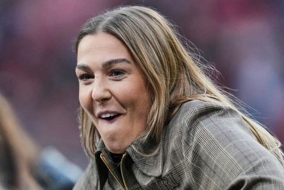 Mary Earps gets warm Wembley welcome after controversial autobiography