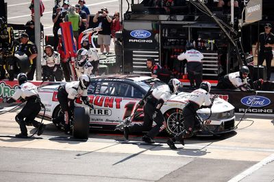 Former Blaney tire changer says ‘something needs to change’ with Penske 12 pit crew