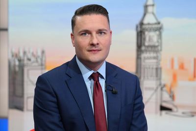 NHS will stop gaslighting women over pain relief, Wes Streeting vows