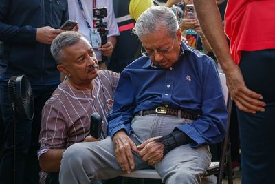 Malaysia’s longest-serving prime minister issues worrying health update