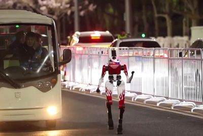 Almost 100 humanoid robots prepare to race in Chinese half marathon