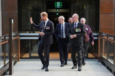 ‘G’day everybody’ says Harry as he tries out Australian accent