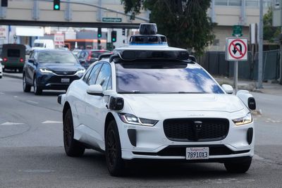 Waymo brings self-driving taxis to its newest city to begin testing