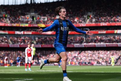 Chelsea set sights on Bournemouth’s Alex Scott ahead of anticipated midfield overhaul