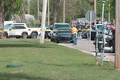 Dramatic video shows Oklahoma high school principal tackle, disarm gunman as students flee