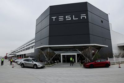 Tesla Gigafactory plant accused of ‘severe race-based harassment’ in new lawsuit