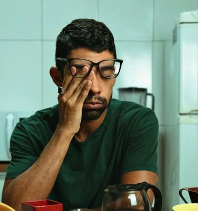 6 Early Signs Your Body Is Burning Out (Even If You Feel “Fine”)