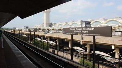 Pilots caught ‘meowing’ and ‘barking’ as someone urges them to be professional: ‘Why you still fly an RJ