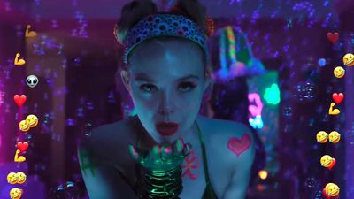 Reviews Are In For Margo’s Got Money Troubles, And Critics Have Lots Of Thoughts About Elle Fanning And Alien TikTok Dances