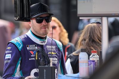 Kevin Harvick says Alex Bowman needs to win to keep Hendrick job