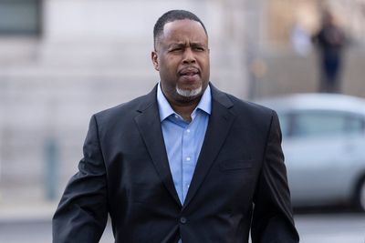 Ex-NBA player Damon Jones is expected to become first person to plead guilty in gambling sweep