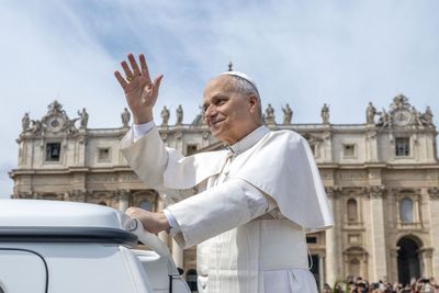 U.S. Catholic leaders criticize Trump for ‘disparaging words’ about the pope as Vatican clash risks alienating Catholic voters