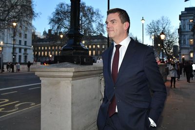 Foreign Office chief Olly Robbins to leave role after Mandelson vetting row