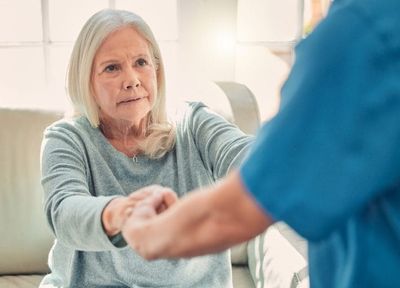 The 48‑Hour Rule: Why Seniors Recover Better When Follow‑Up Care Starts Immediately After Discharge