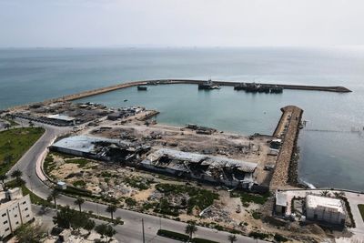 Macron and Starmer hold international summit on reopening the Strait of Hormuz