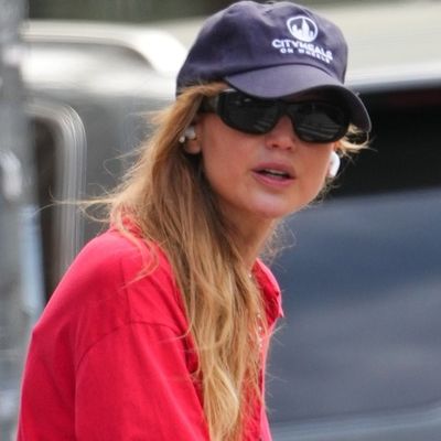 How to Style Spring's Strawberry Red and Peony Pink Color Trend Just Like Jennifer Lawrence