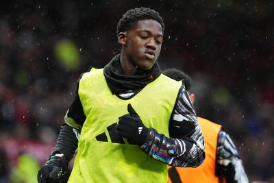 Michael Carrick gives Kobbie Mainoo injury update ahead of Man United’s trip to Chelsea