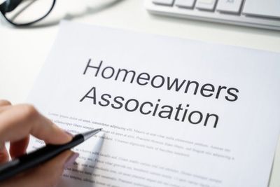 15 HOA Red Flags That Could Cost You Thousands (Most Homebuyers Miss These)