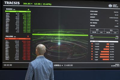 Oil price plummets as Iran declares Hormuz open