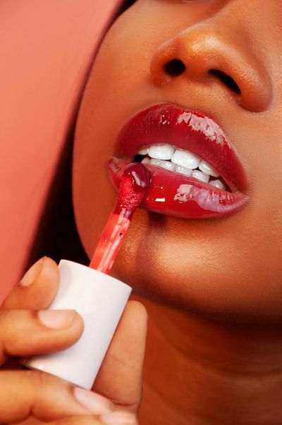 Berry Lipstick Shades Guide 2026: Long-Wear Lip Tips, Matte vs Glossy Lips Explained