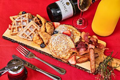 Best Brunch Spots in New York City: What to Order and Food Trends to Watch