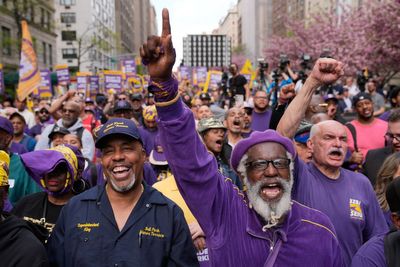 Tentative contract deal holds off strike by New York City apartment building workers
