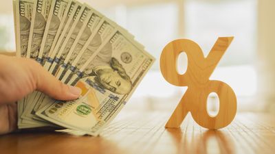 Investors vs. Savers: Who Wins in a High-Rate World — and Who Feels Left Behind