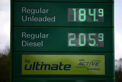 UK drivers ditch cars for walking and cycling amid fuel price crisis