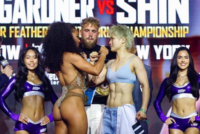 Alycia Baumgardner beats Bo Mi Re Shin to retain unified junior lightweight title – as it happened