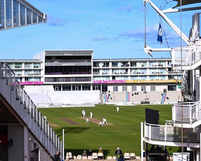 Hampshire v Somerset, Warwickshire v Essex, and more: county cricket – as it happened