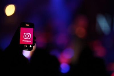 The ‘Digital Detox’ Status Symbol: Why Not Having an Instagram is the New ‘High Value’ Flex for Men