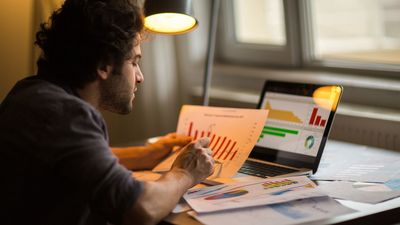 4 Questions Investors Should Ask Before Chasing a Hot Trend