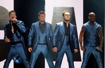 Blue hope to record with Robbie Williams