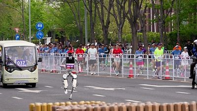 China hosts humanoid robots in Beijing half marathon