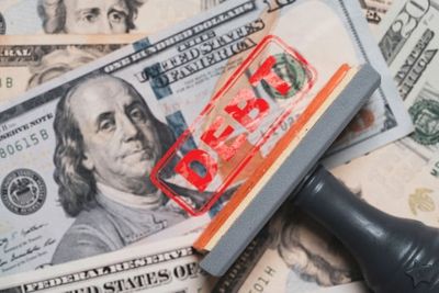 Why Institutions Are Quietly Passing on U.S. Debt—And What It Means for Your Savings Account