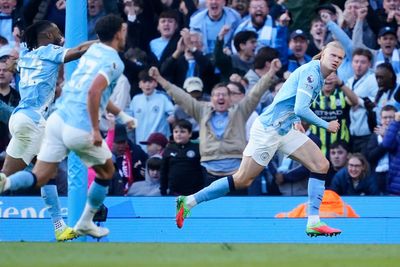 Manchester City defeats Arsenal 2-1 in crucial title race victory