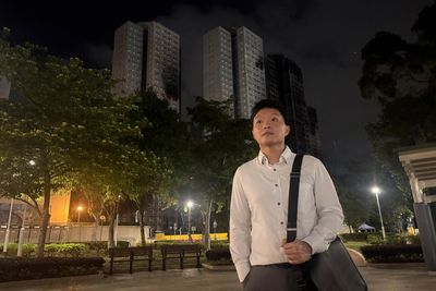 Hong Kong fire victims allowed to return to search through scorched homes