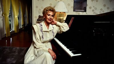 Yes, Black and Gray Do Go Together – Tammy Wynette's '80s Living Room Proves The Controversial Pairing Can Be Ultra-Chic
