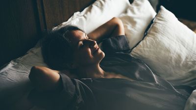 I was waking up at 3 a.m. for weeks — these 3 relaxation techniques help me fall back asleep fast again