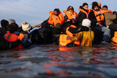 Reform vows to deport ‘hundreds of thousands’ of small boat migrants and asylum seekers