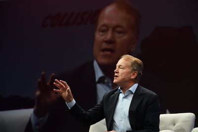 Cisco's John Chambers lived through the dot-com crash. He says the AI bubble is harder to navigate