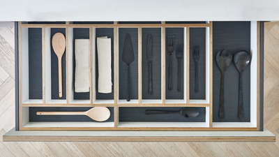 7 Genius Things to Include Inside Kitchen Drawers That Make Your Space So Much Better Organized