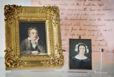John Keats’s love letters returned to owner after being stolen in the 1980s